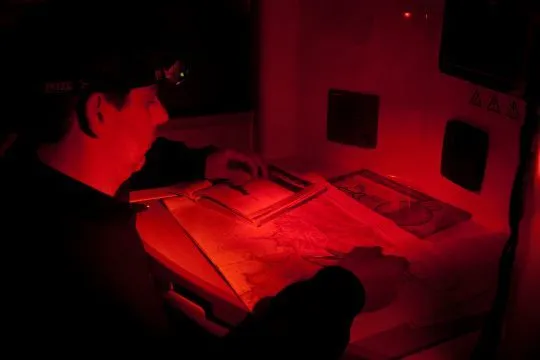luz roja en navegación nocturna